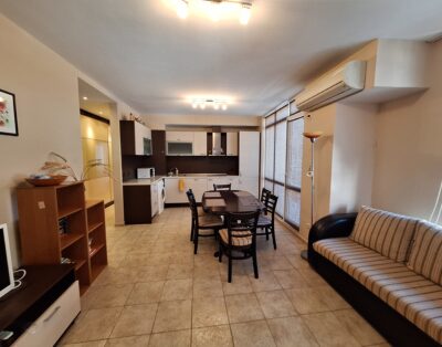 Малък тристаен апартамент в района на Болницата